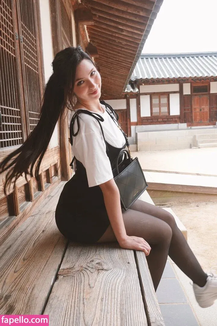 ASMR Glow Onlyfans Photo Gallery 