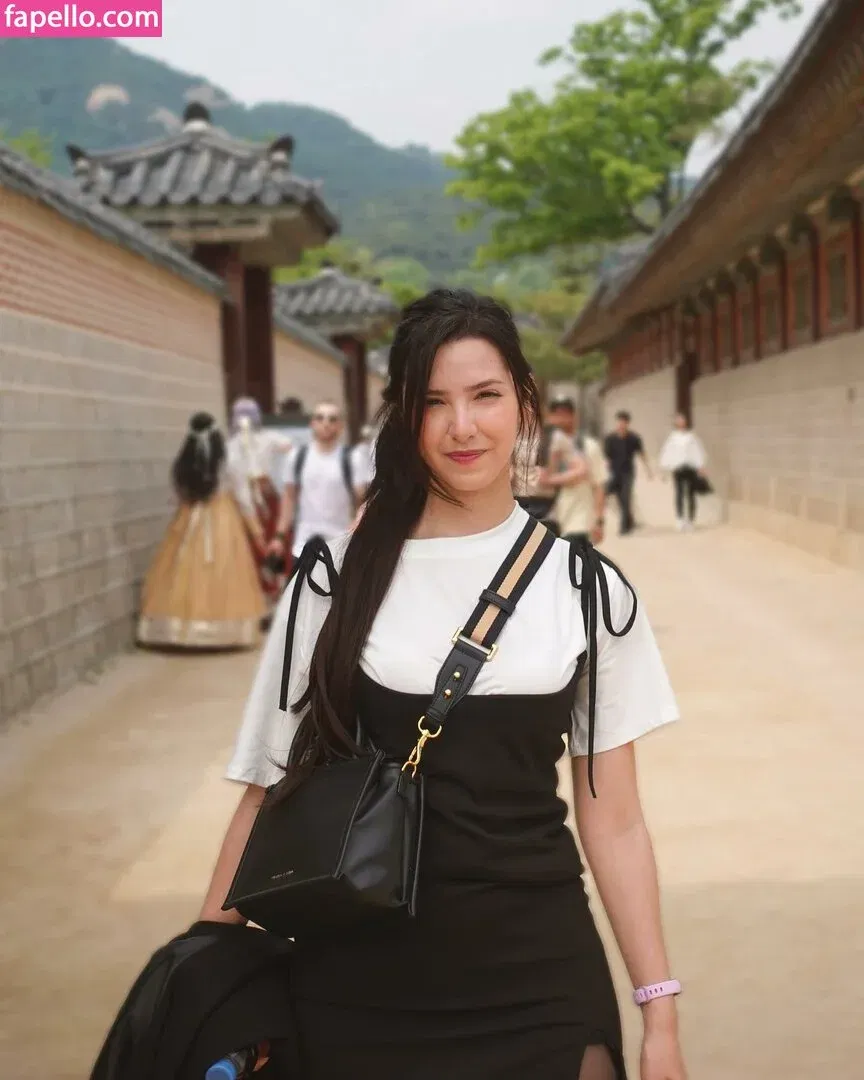 ASMR Glow Onlyfans Photo Gallery 