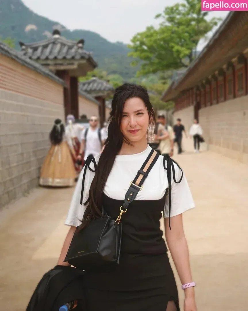 ASMR Glow Onlyfans Photo Gallery 