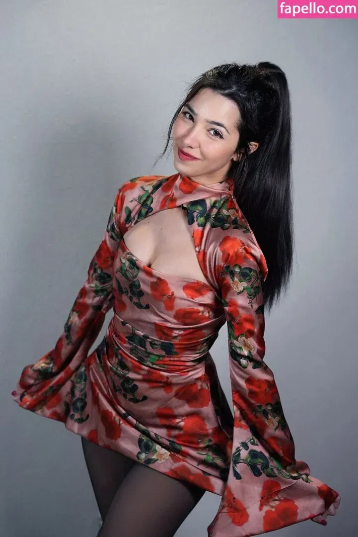 ASMR Glow Onlyfans Photo Gallery 