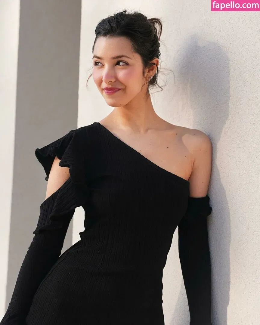 ASMR Glow Onlyfans Photo Gallery 