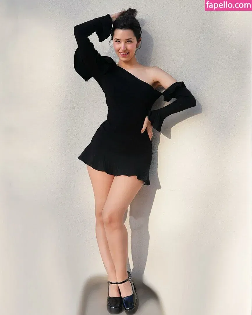 ASMR Glow Onlyfans Photo Gallery 