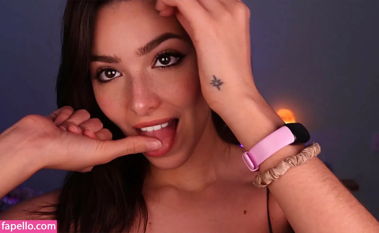 ASMR Glow Onlyfans Photo Gallery 