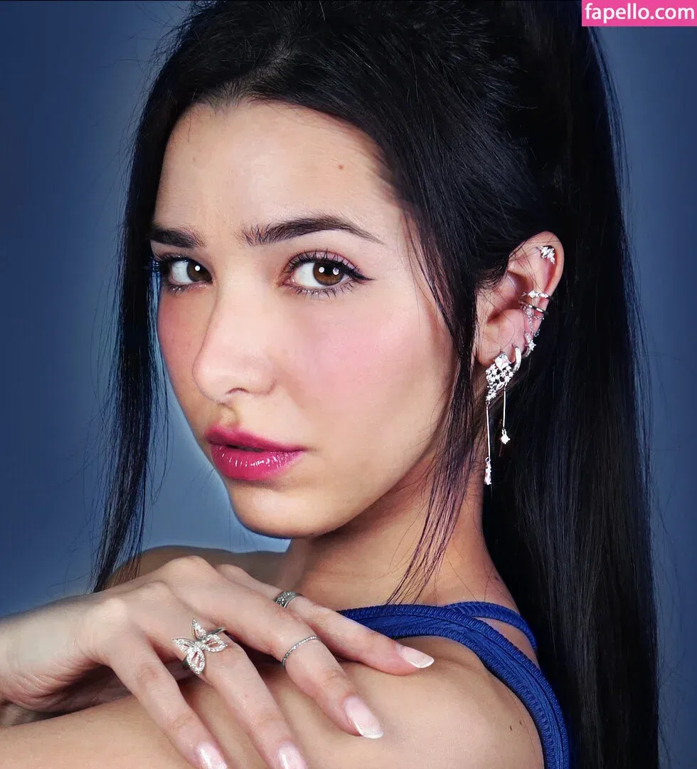 ASMR Glow Onlyfans Photo Gallery 