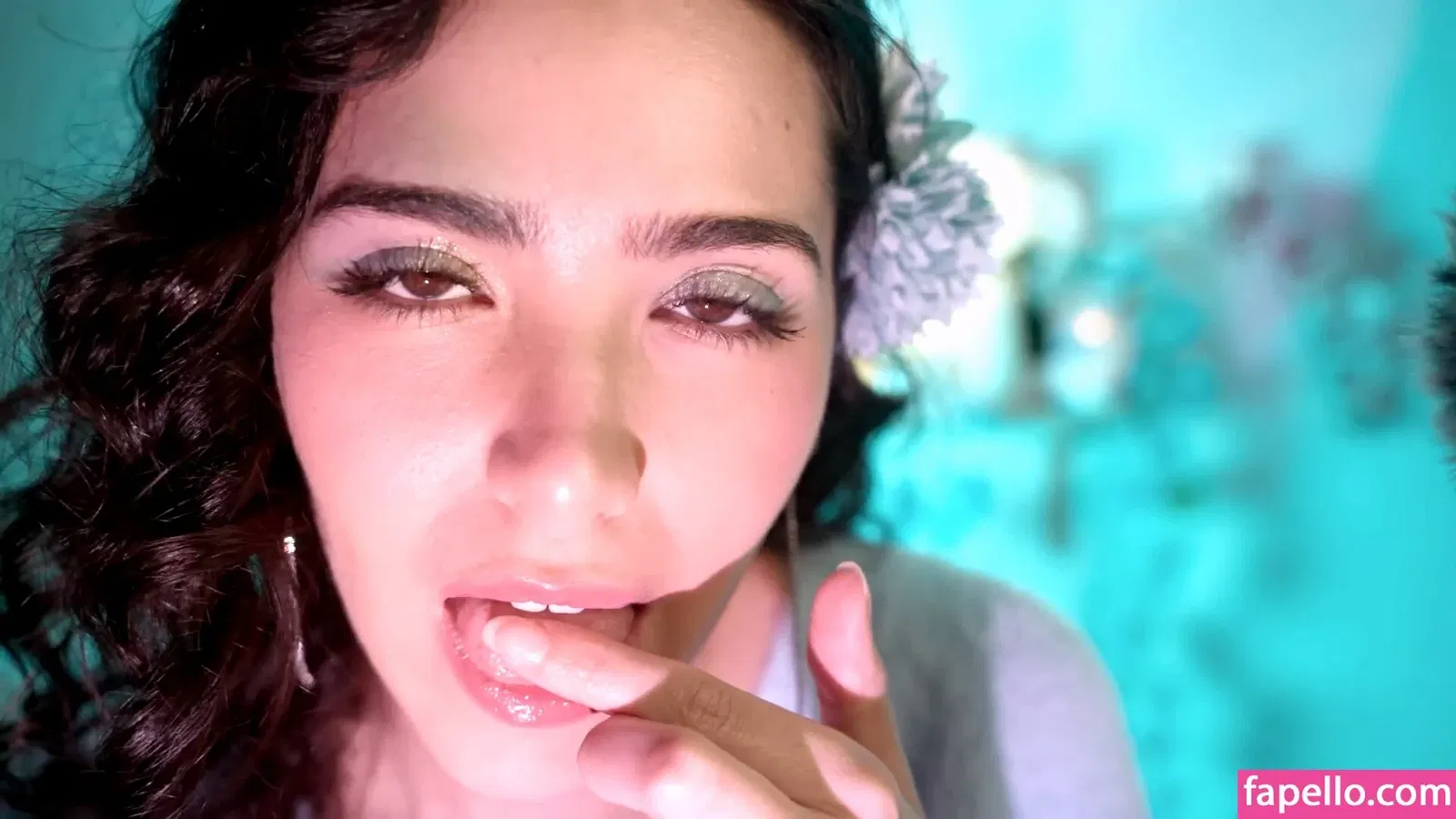 ASMR Glow Onlyfans Photo Gallery 