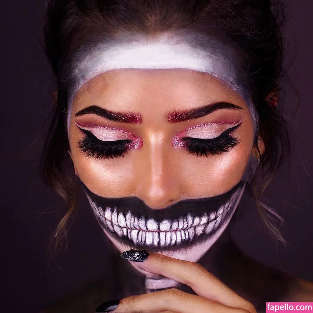 ASMR Glow Onlyfans Photo Gallery 