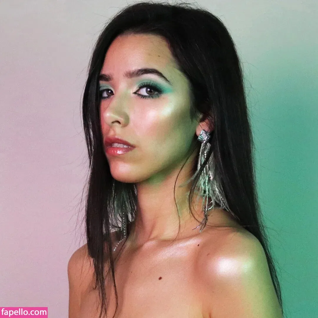 ASMR Glow Onlyfans Photo Gallery 