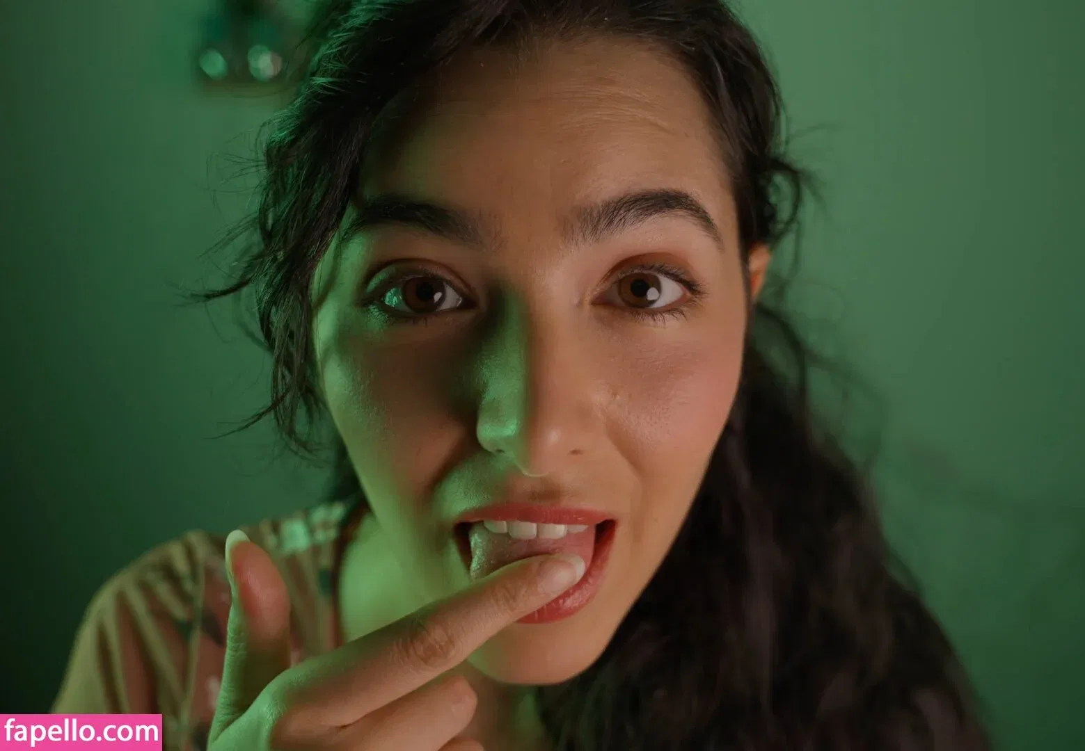 ASMR Glow Onlyfans Photo Gallery 