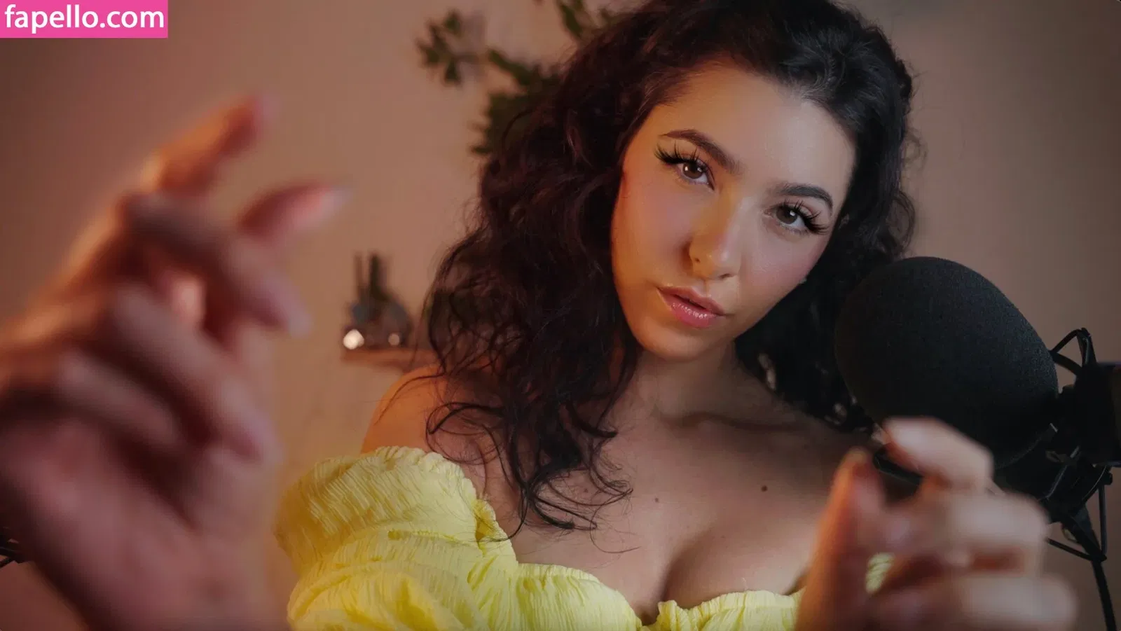 ASMR Glow Onlyfans Photo Gallery 