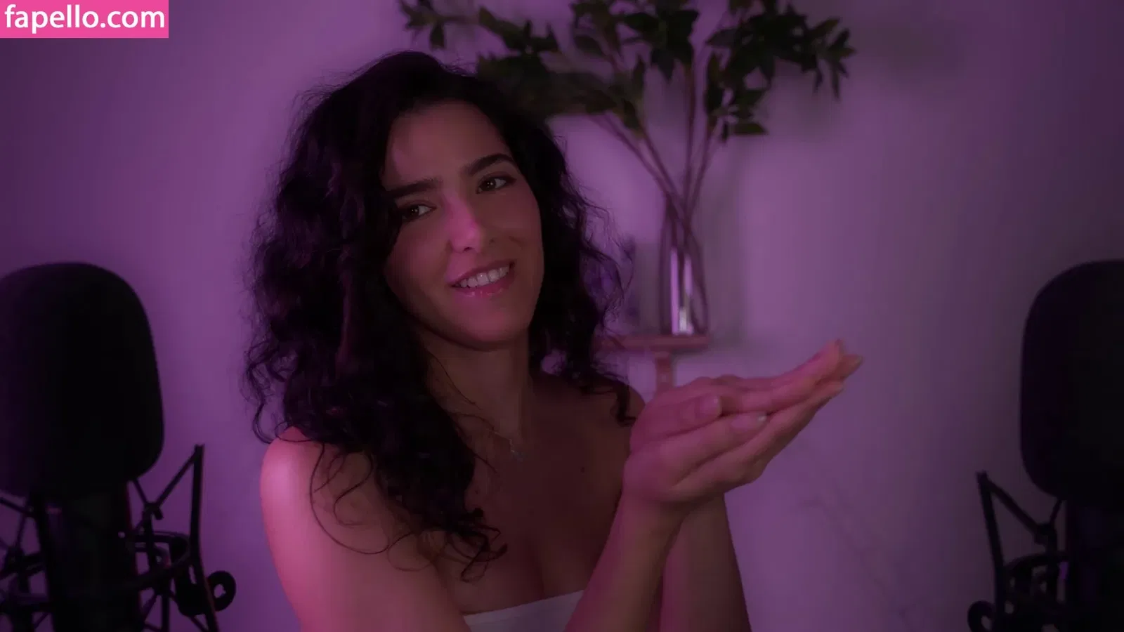 ASMR Glow Onlyfans Photo Gallery 