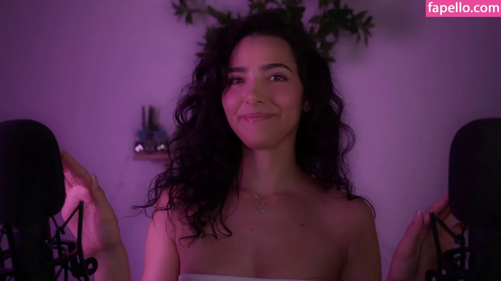 ASMR Glow Onlyfans Photo Gallery 