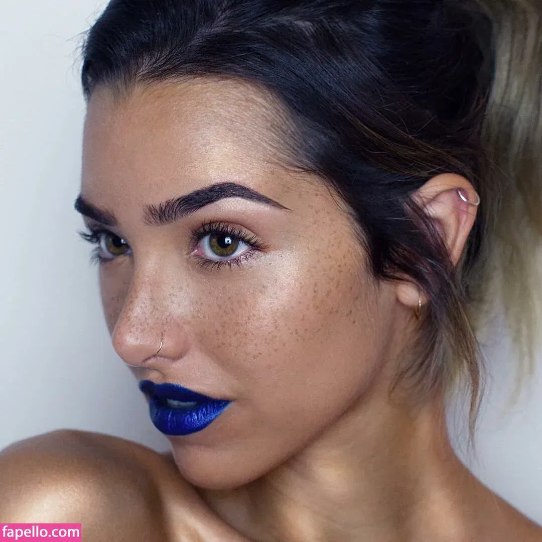 ASMR Glow Onlyfans Photo Gallery 