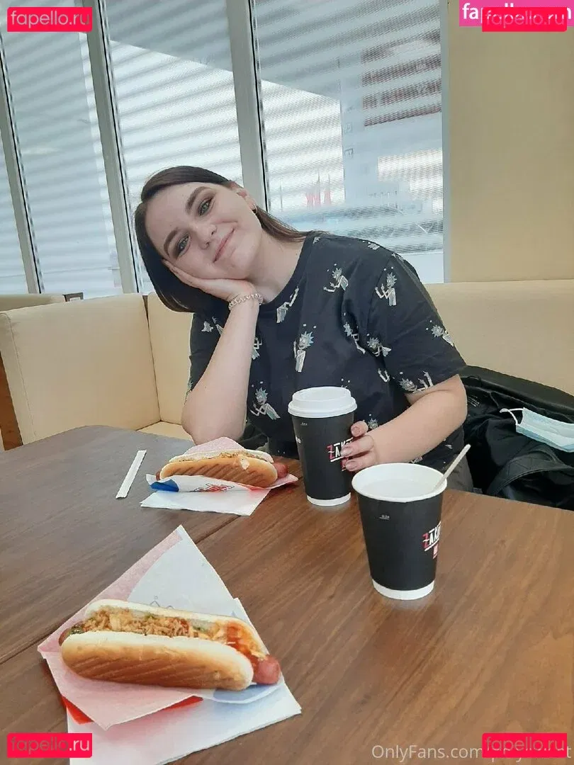 polysweet Onlyfans Photo Gallery 