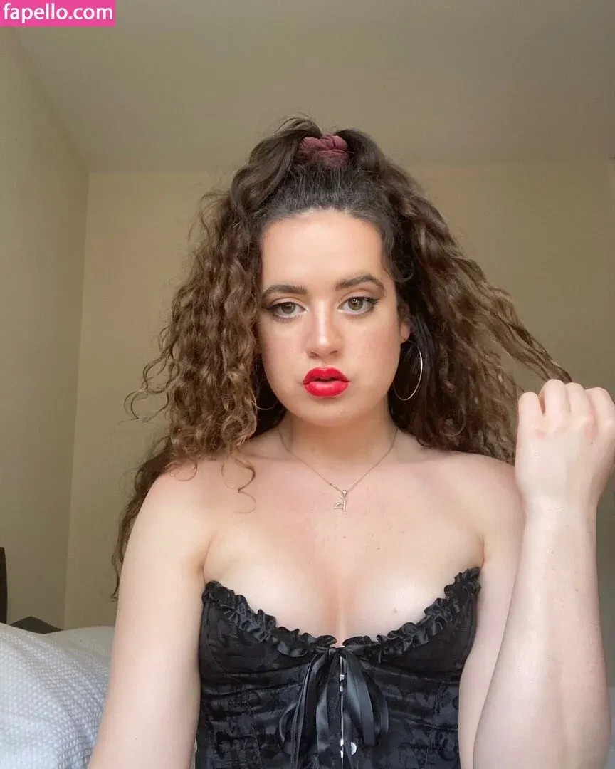 Venus Energy Onlyfans Photo Gallery 