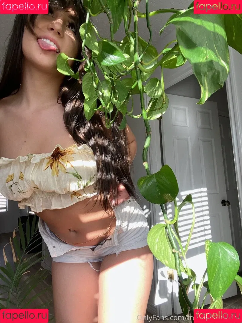 Cumsistant Onlyfans Photo Gallery 