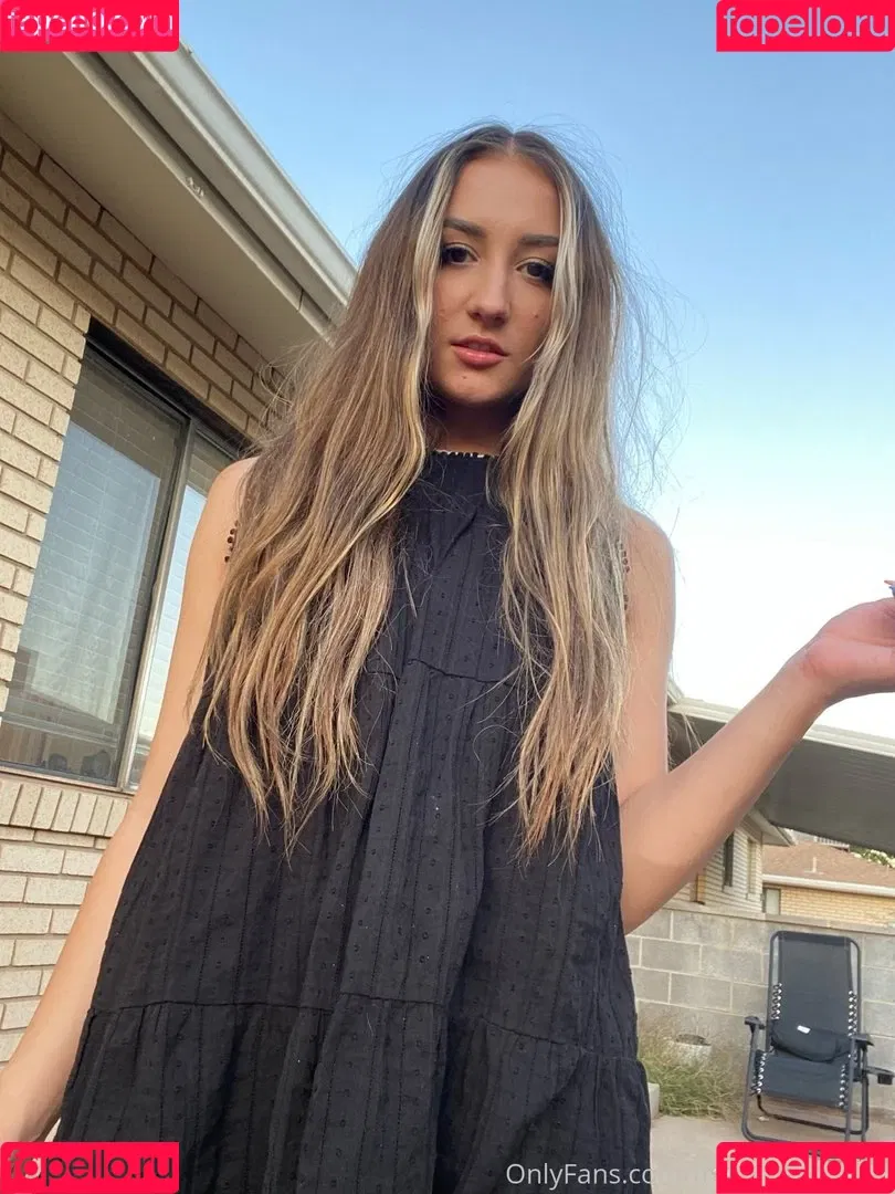 Cumsistant Onlyfans Photo Gallery 