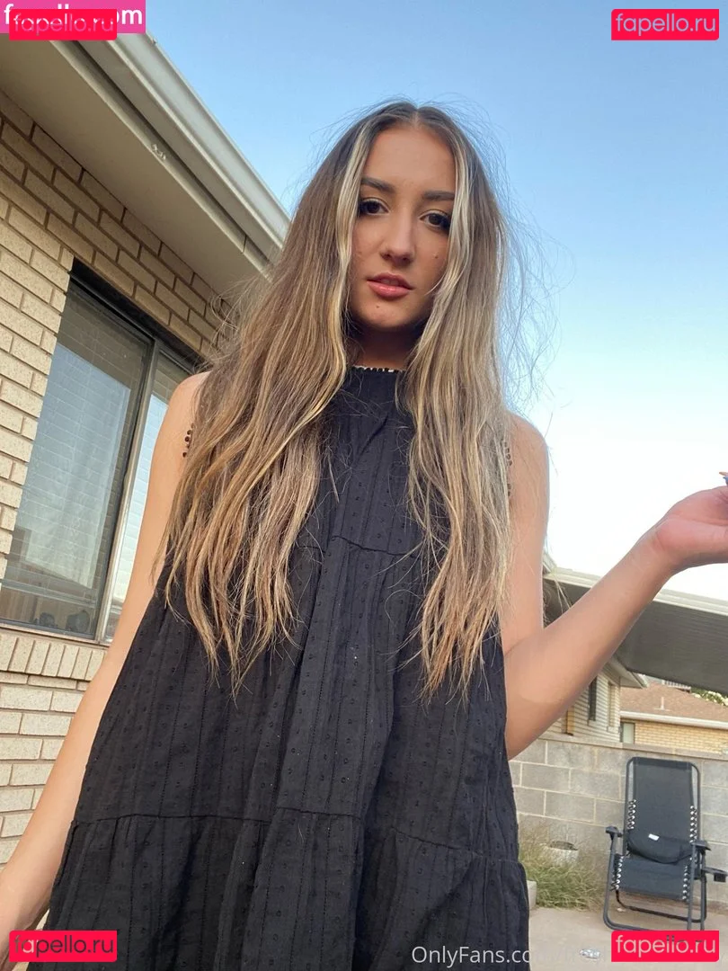 Cumsistant Onlyfans Photo Gallery 