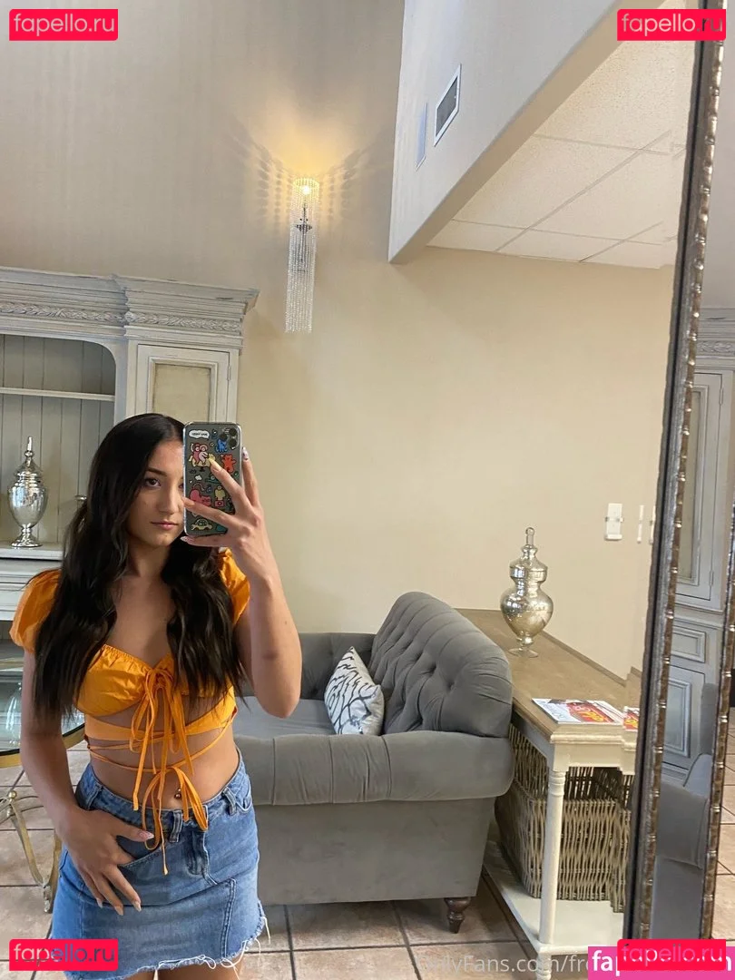 Cumsistant Onlyfans Photo Gallery 