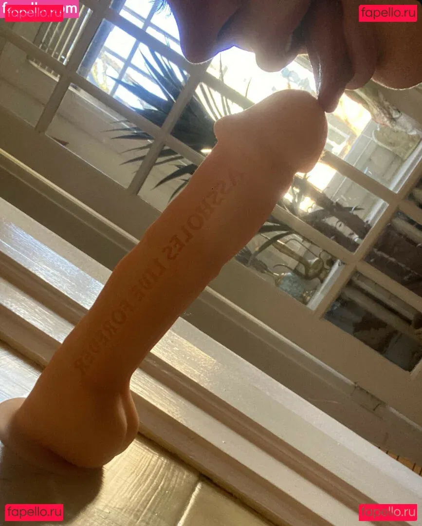 Universal Angel Onlyfans Photo Gallery 