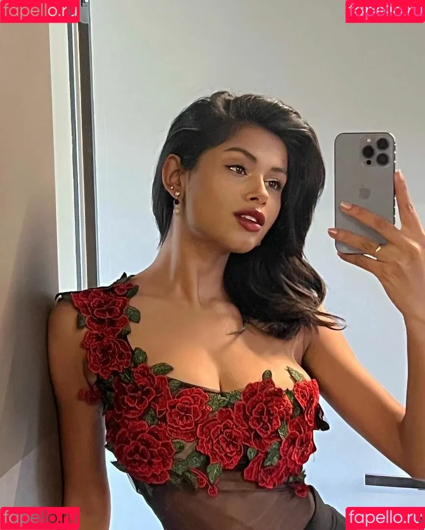 Komal Khosla Onlyfans Photo Gallery 