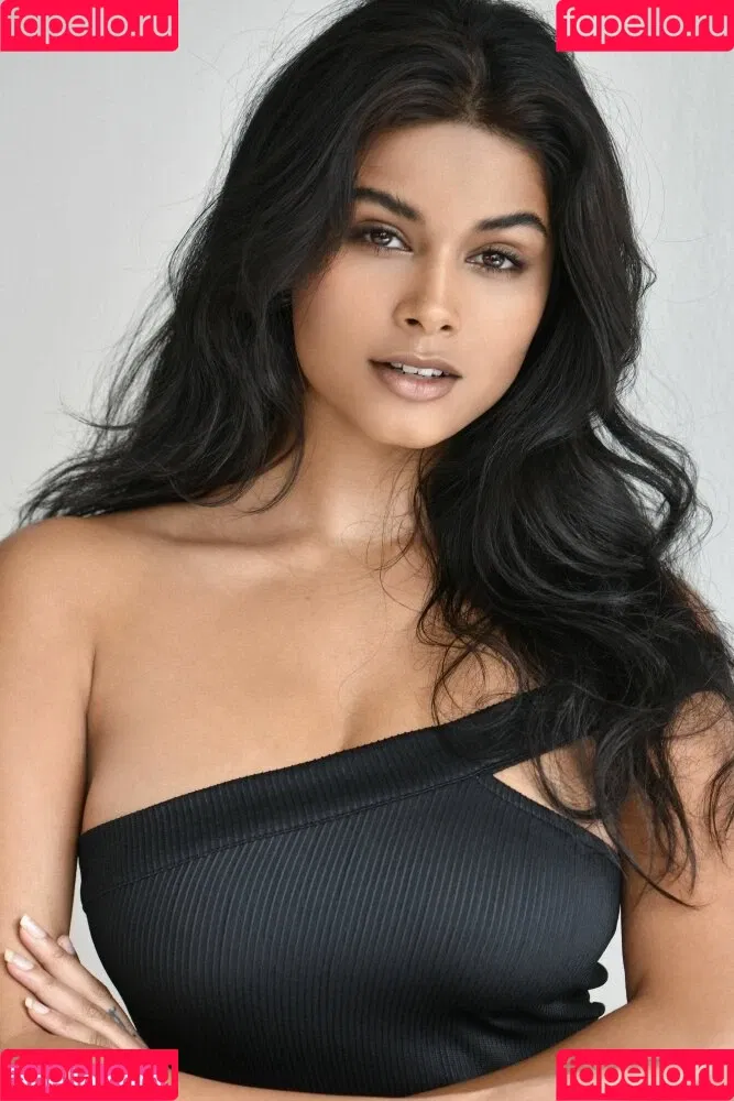 Komal Khosla Onlyfans Photo Gallery 