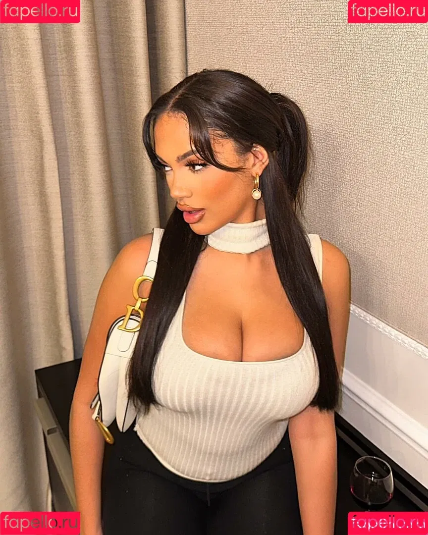 Carina Griff Onlyfans Photo Gallery 