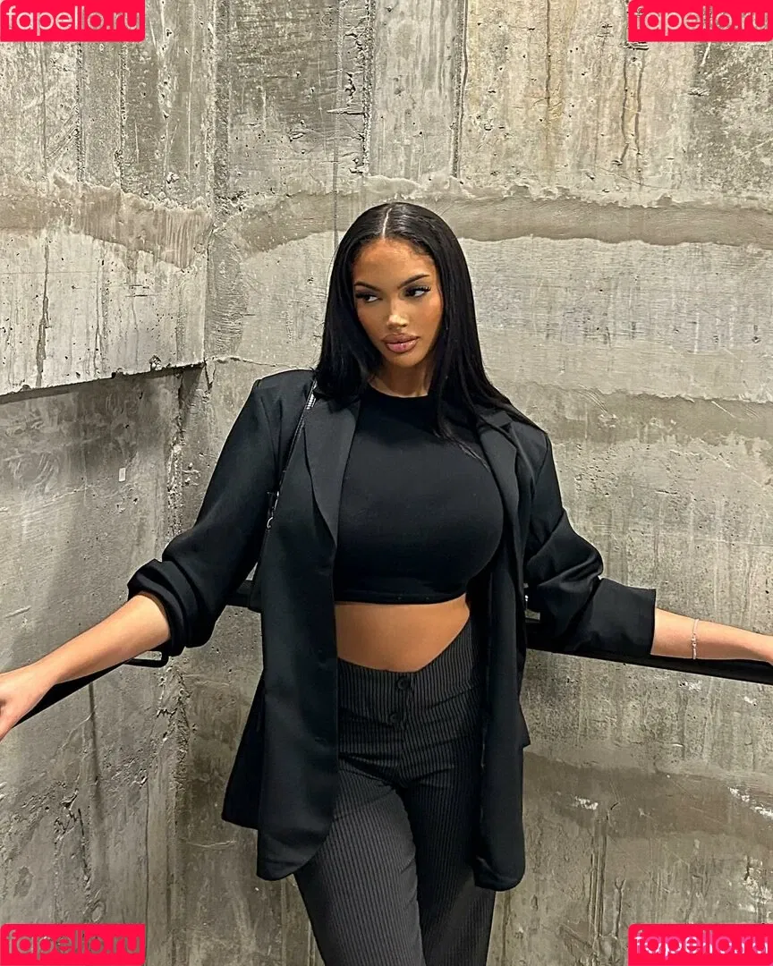 Carina Griff Onlyfans Photo Gallery 