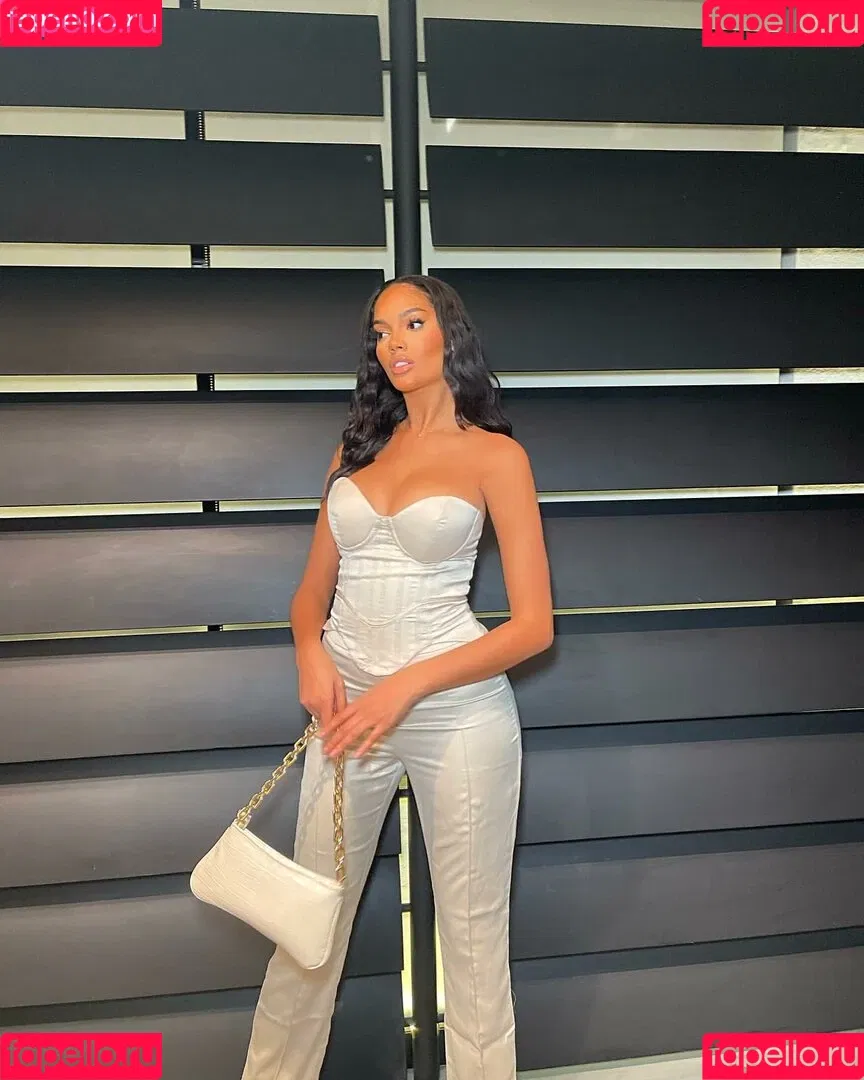 Carina Griff Onlyfans Photo Gallery 