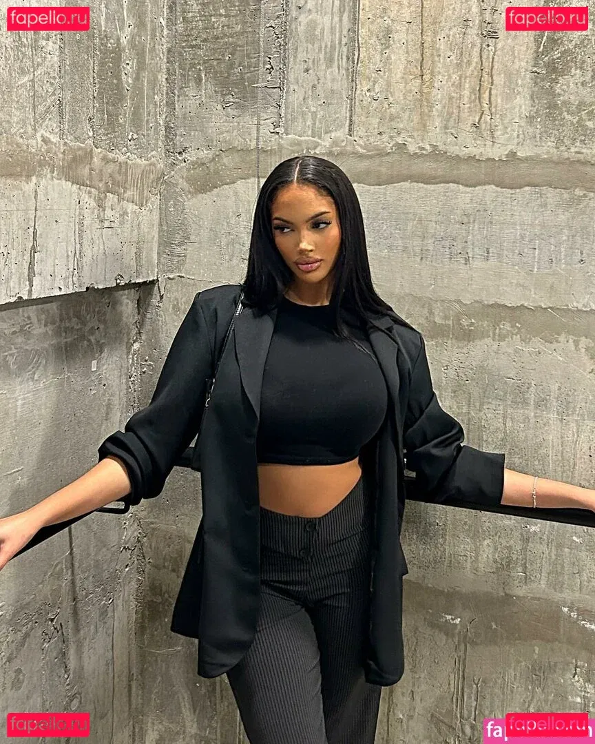 Carina Griff Onlyfans Photo Gallery 