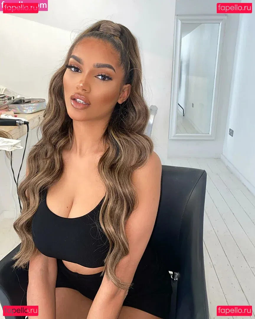 Carina Griff Onlyfans Photo Gallery 