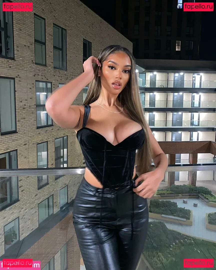 Carina Griff Onlyfans Photo Gallery 