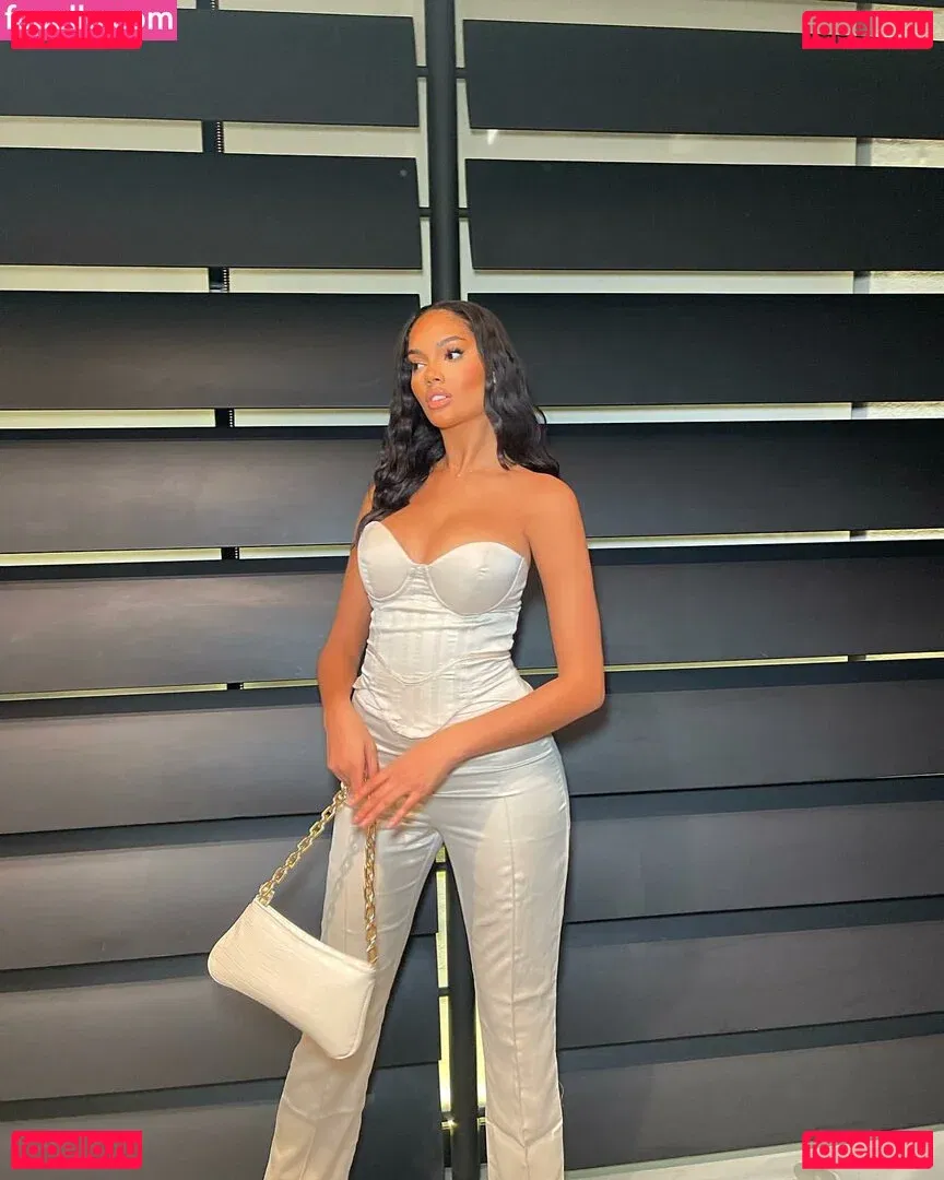 Carina Griff Onlyfans Photo Gallery 