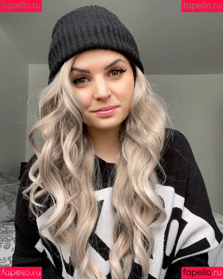 Emma Blackery Onlyfans Photo Gallery 