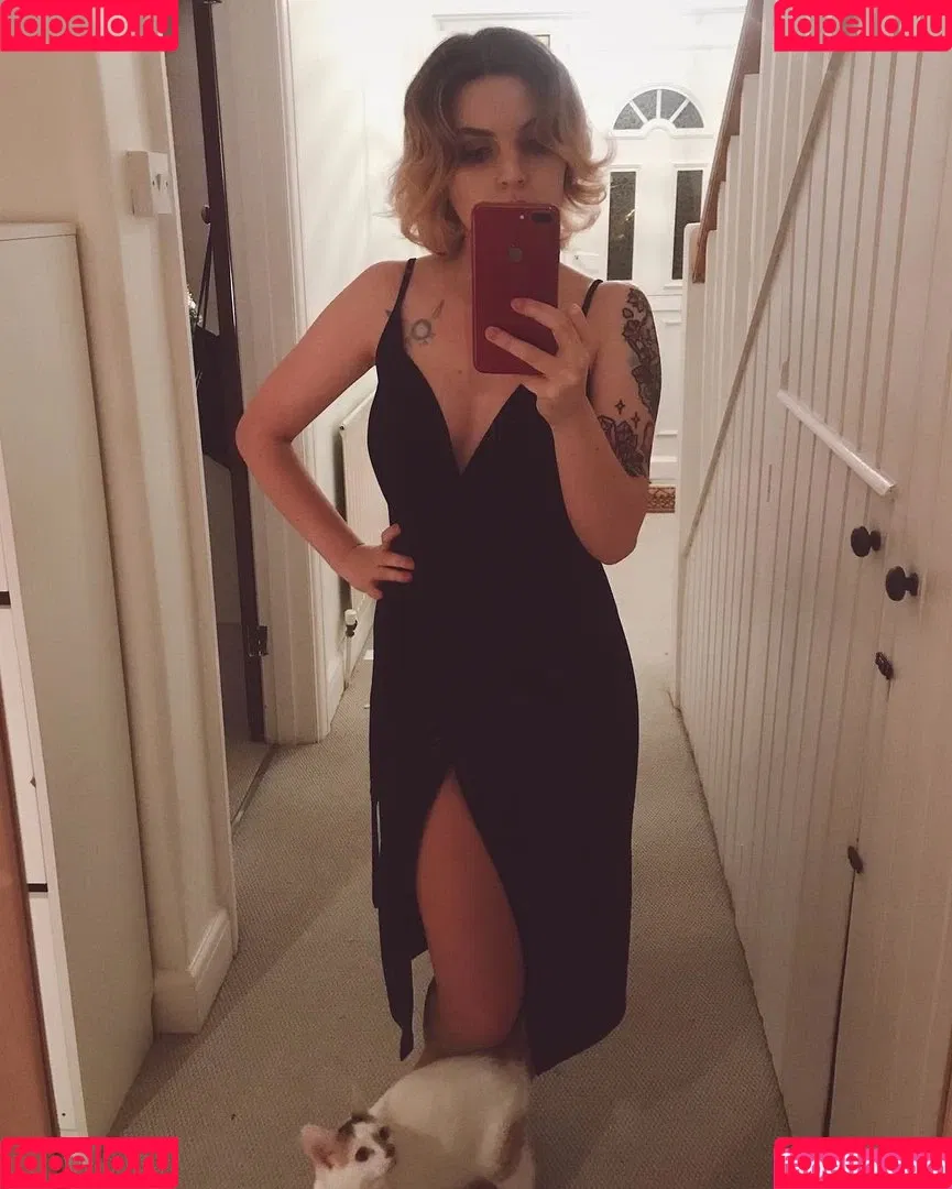 Emma Blackery Onlyfans Photo Gallery 