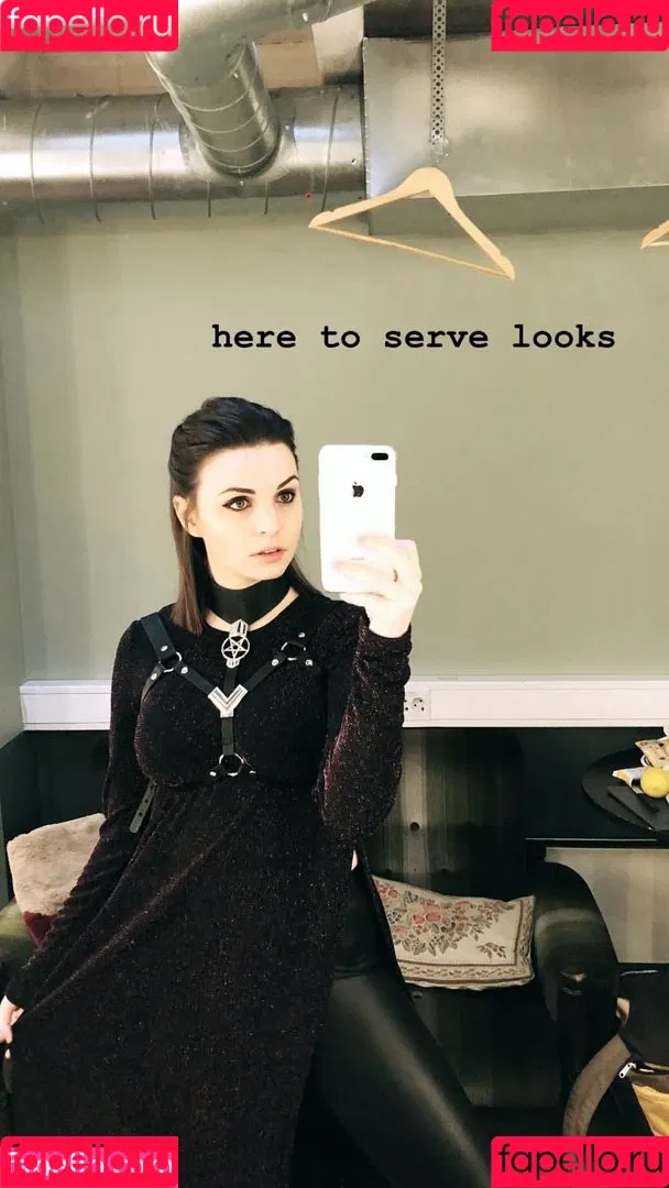 Emma Blackery Onlyfans Photo Gallery 