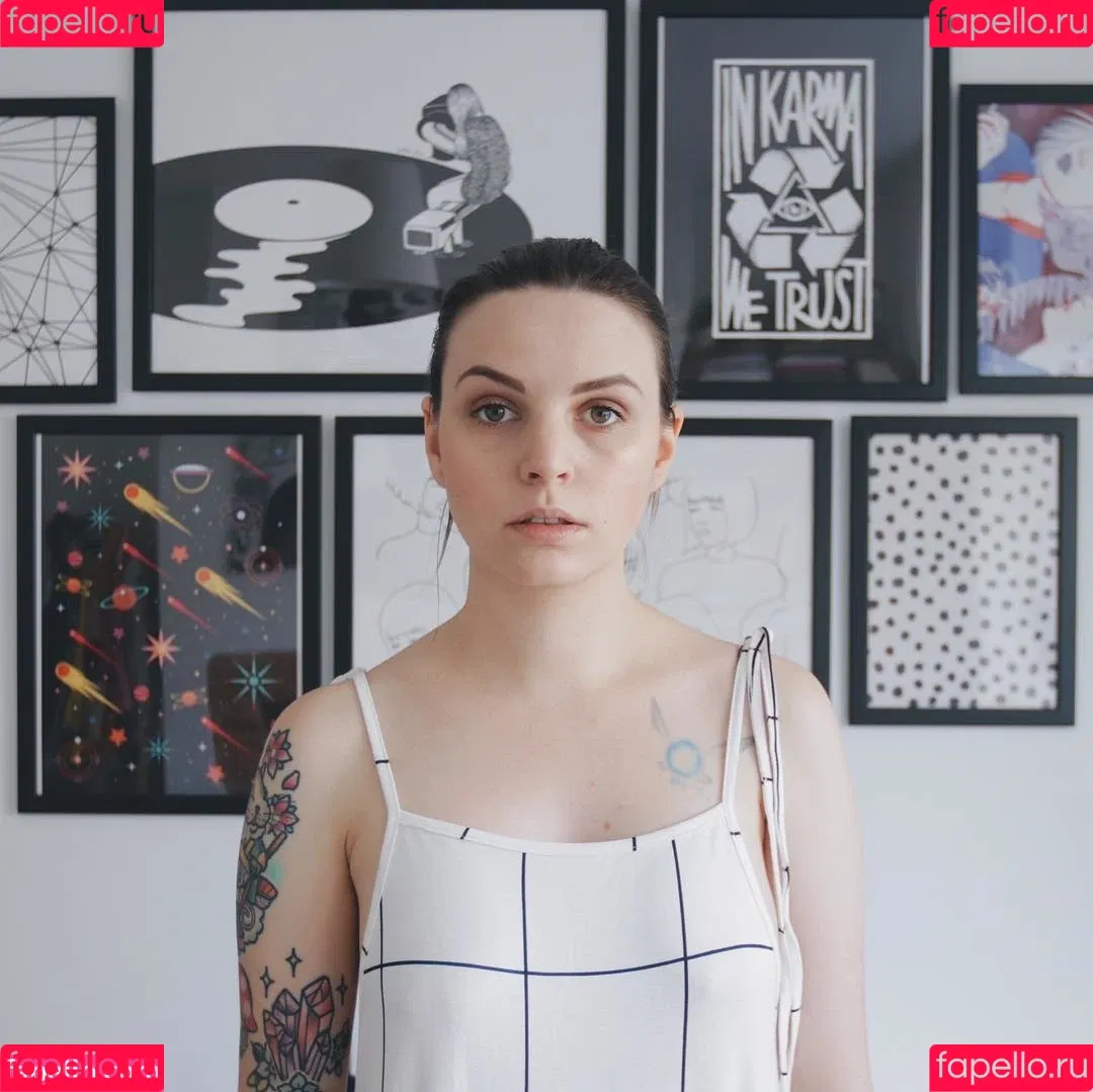 Emma Blackery Onlyfans Photo Gallery 