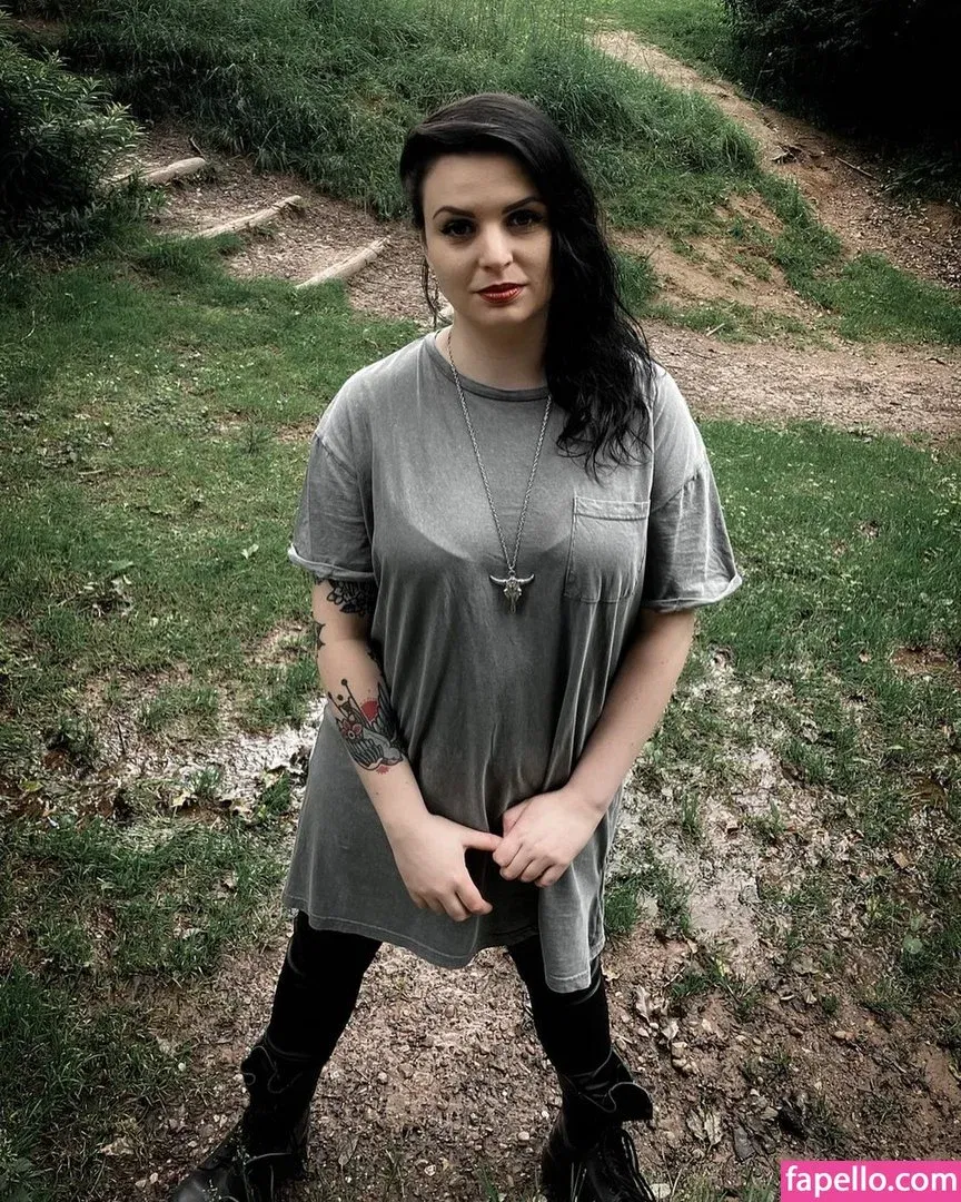 Emma Blackery Onlyfans Photo Gallery 