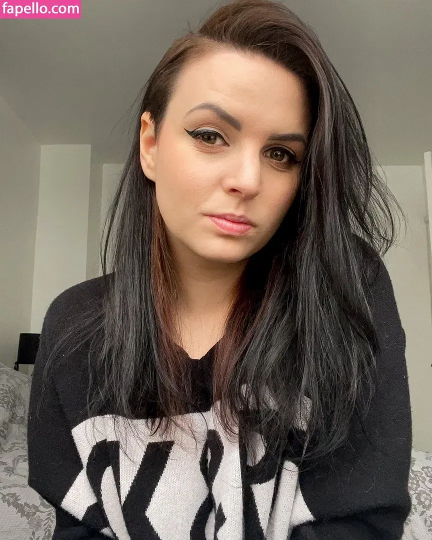 Emma Blackery Onlyfans Photo Gallery 