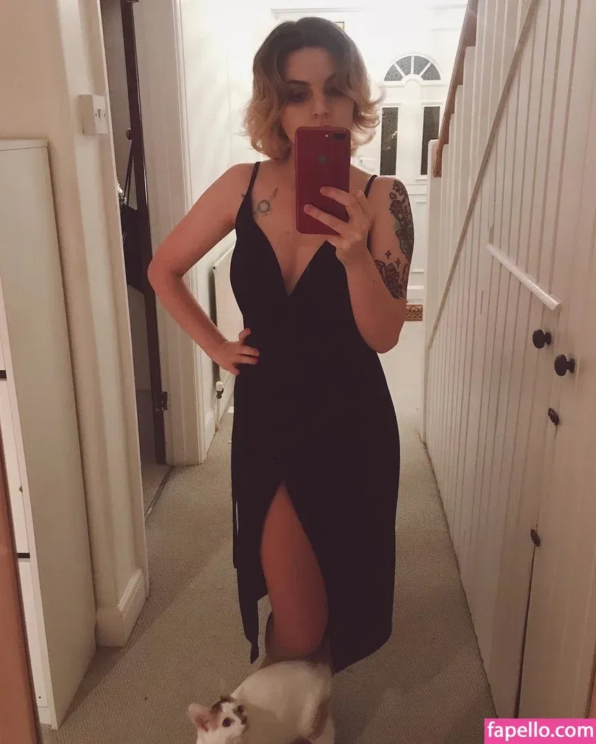 Emma Blackery Onlyfans Photo Gallery 