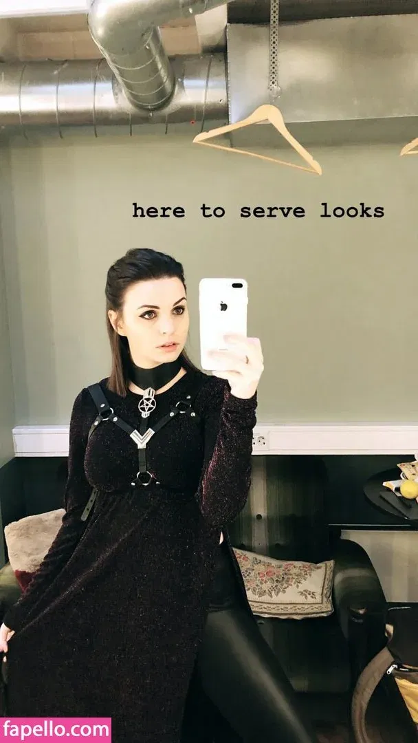 Emma Blackery Onlyfans Photo Gallery 