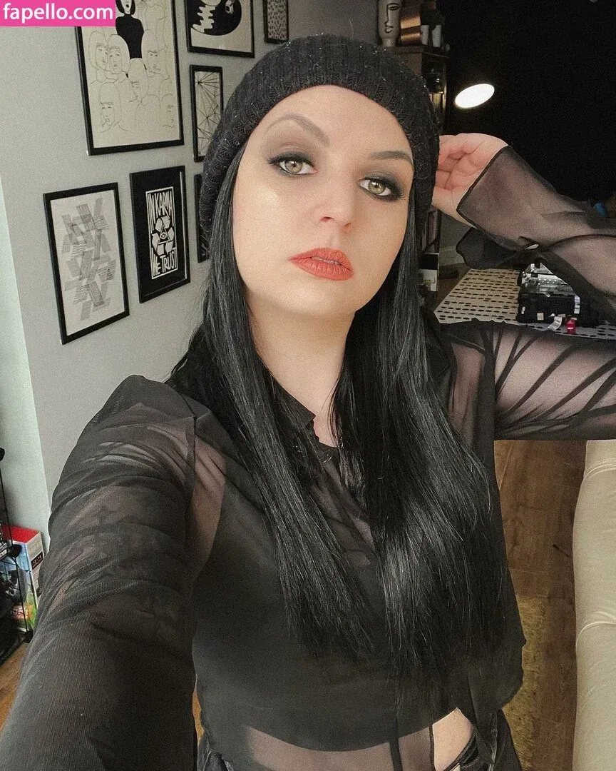 Emma Blackery Onlyfans Photo Gallery 