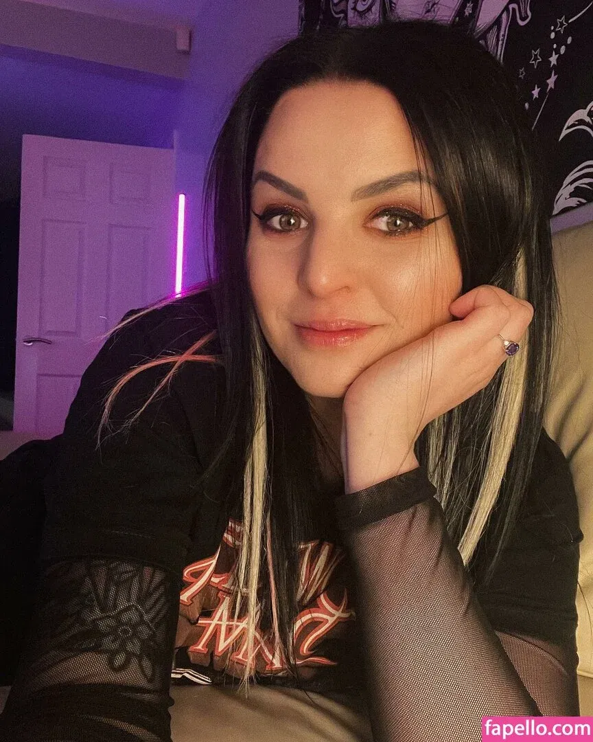 Emma Blackery Onlyfans Photo Gallery 