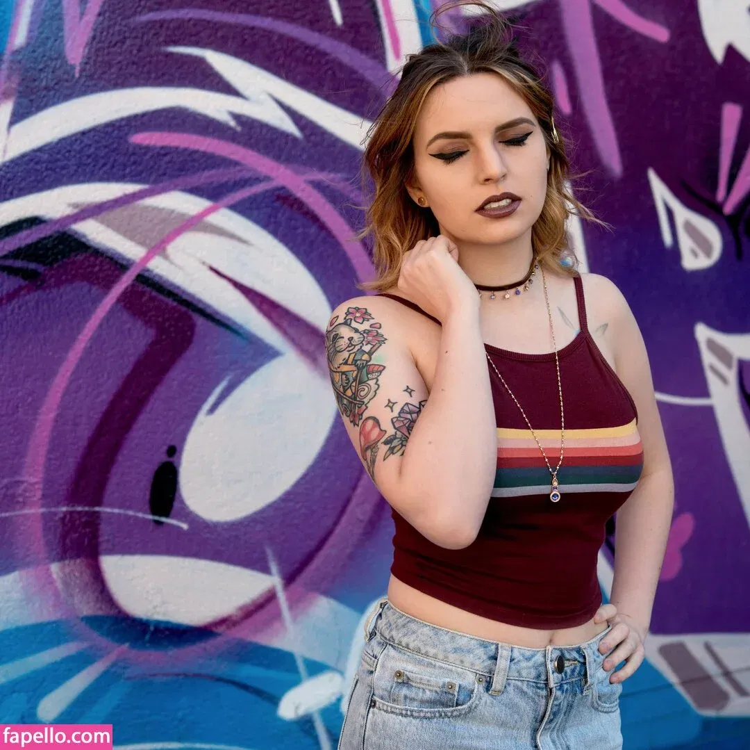 Emma Blackery Onlyfans Photo Gallery 