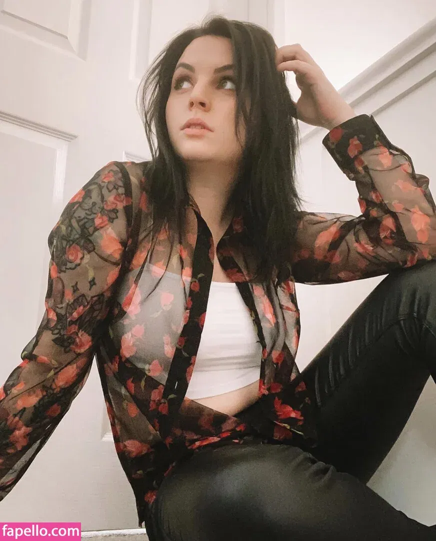 Emma Blackery Onlyfans Photo Gallery 