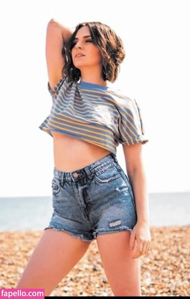 Emma Blackery Onlyfans Photo Gallery 