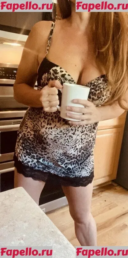 mrs_scarletlove Onlyfans Photo Gallery 