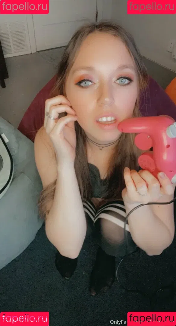 allimoona04 Onlyfans Photo Gallery 