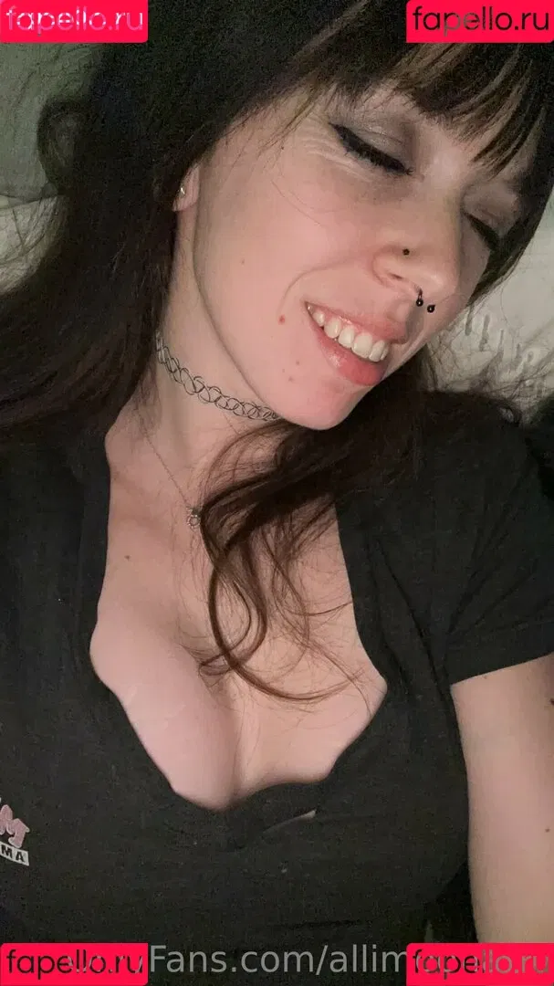 allimoona04 Onlyfans Photo Gallery 