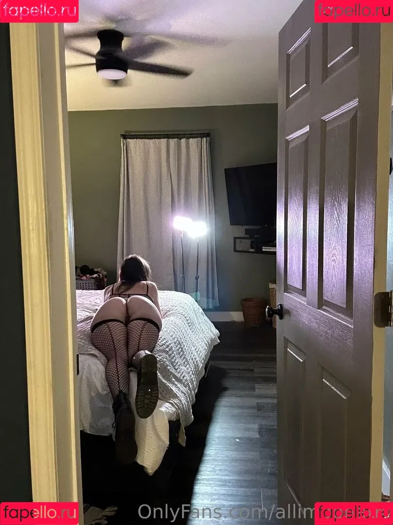 allimoona04 Onlyfans Photo Gallery 