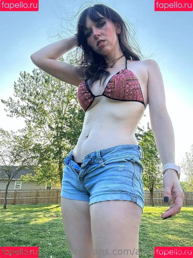 allimoona04 Onlyfans Photo Gallery 